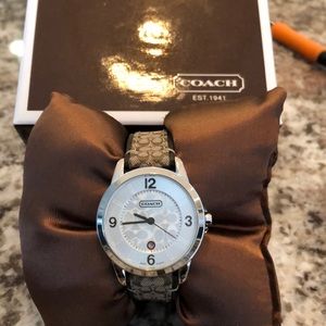 Ladies silver dial coach watch-new